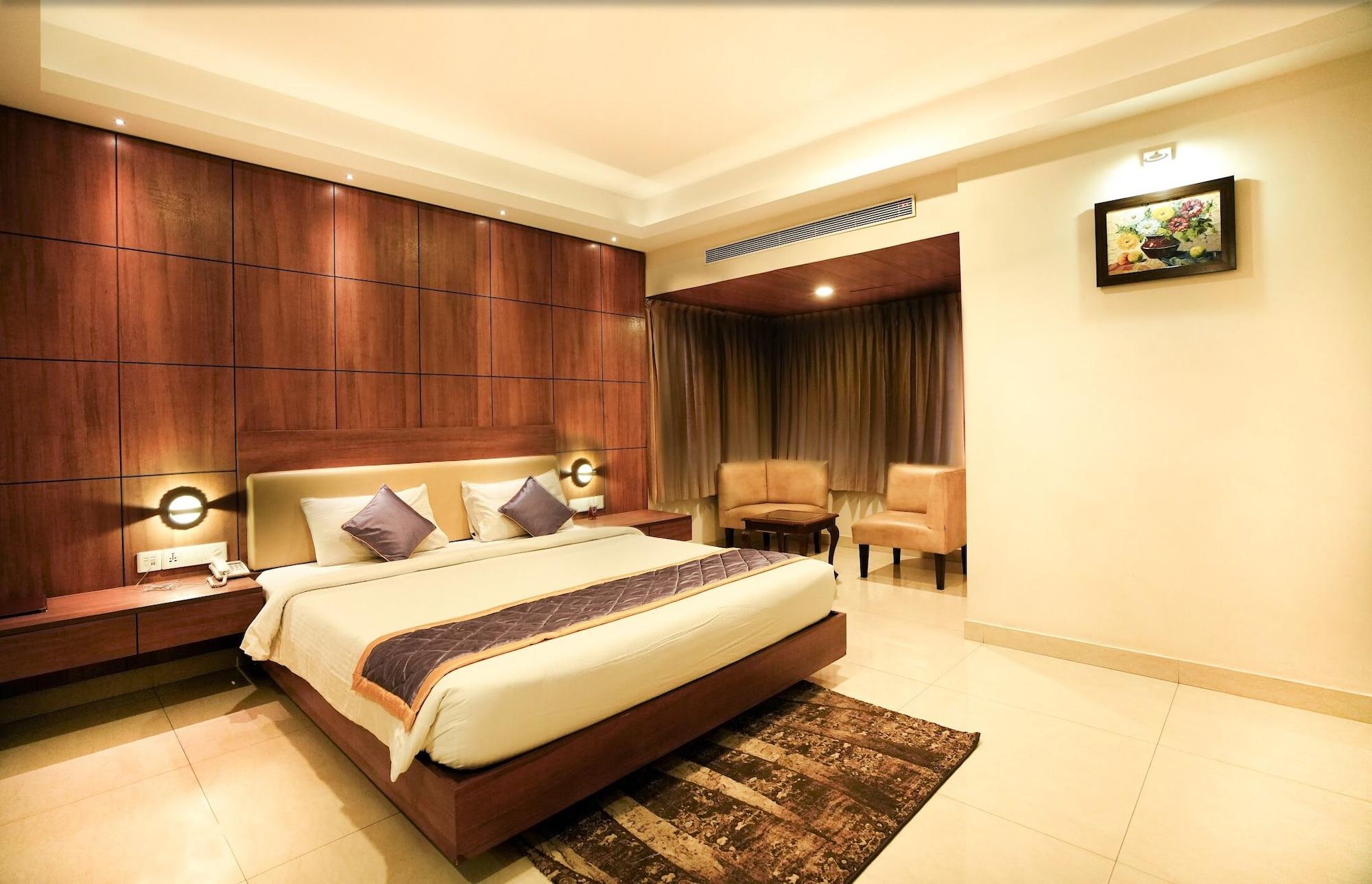 The Pommels Business Hotel Bangalore Exterior photo
