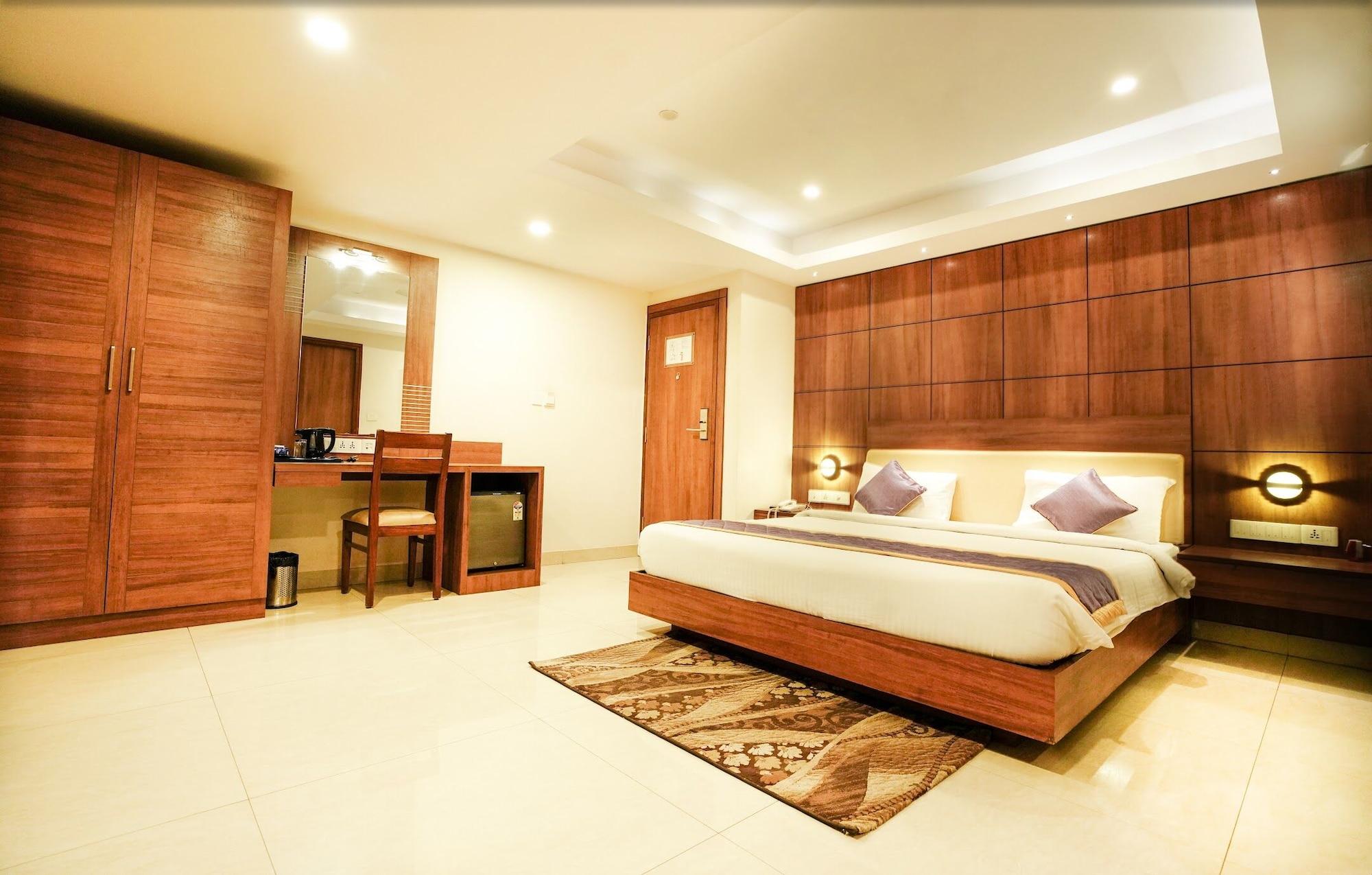 The Pommels Business Hotel Bangalore Exterior photo
